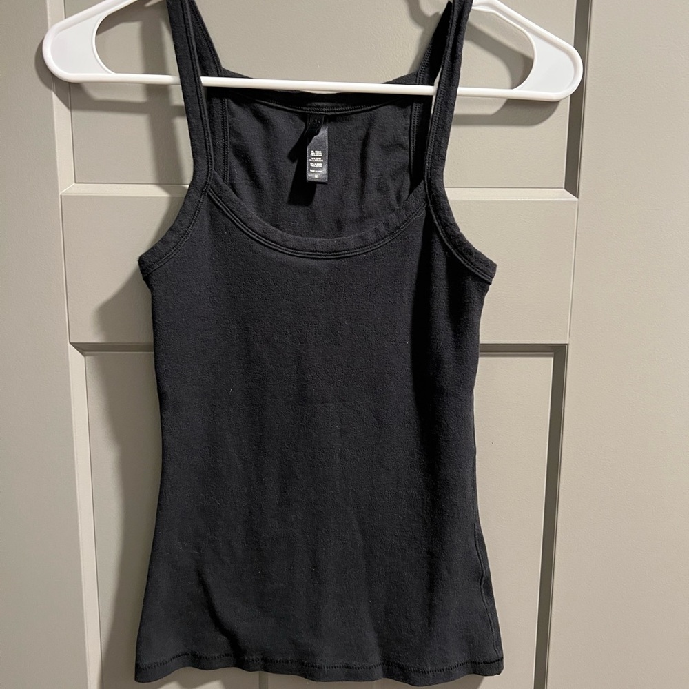 Skims Tank-Black